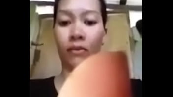 Yuli, Gadis Yang Menggoda Dengan Tubuh Mempesona