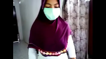 Jilbab Terbuka, Godaan Tak Tertahankan
