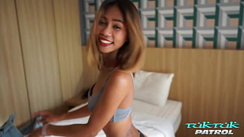 Tuktukpatrol Bangkok Thai Babe Dihamili Penuh Kontol