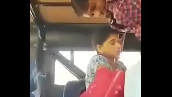 Gadis India Utara Yang Menggoda Dengan Tubuh Seksi Dan Sensual