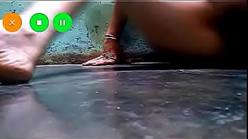 Bhabhi Desi Memeknya Dimainin Jari-jari Sampai Basah Kuyup