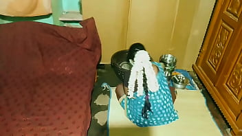 Istri Tamil India Yang Menggairahkan