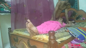 Pasangan Telugu Asli Berbicara Sambil Bercinta Intim Dalam Video Porno Buatan Rumahan India