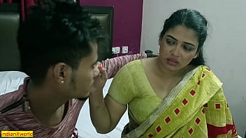 Tukang Tv Ngentot Bhabhi Seksi Di Kamarnya! Bhabhi Desi Mesum