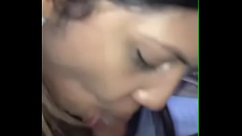 Neetha, Si Pelacur Tamilku, Menghisap Kontol Kecil Akhil Playboyku