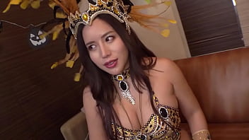 【pesta Halloween Di Shibuya: Cewek Sambar Paling Hot Dan Ganas!】dia Viral Di Media Sosial Karena Tubuh Seksi Dan Berani! Payudara H-cup Dan Bokong Montok Yang Bikin Pria Tergila-gila! Sensitif Banget, Langsung Kejang-kejang Saat Dimainkan Vibrator! Blowjob Berisik Dan Nafsu Yang Bikin Basah! Diterjang Penis Besar Sampai Mabuk Kepayang! Dada Dan Pantat Bergoyang Liar! Ditembak Terus Sampai Keluar Semua! Seks Liar Satu Malam Yang Tak Terlupakan!