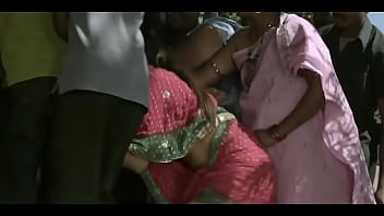 Payudara Ramya Sri Meledak Keluar Dari Film Telugu O Malli