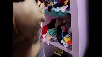 Istri Tamil Dewasa Yang Bergairah Berganti Pakaian Di Depan Suaminya 4957