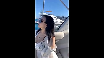Gái Tàu, Trông Như Thể đang Chờ đợi Bị Chinh Phục
