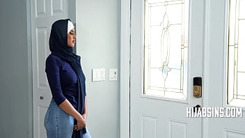 Gadis Arab Pengecut Dibuka Pikirannya Oleh Budaya Amerika Yang Liar