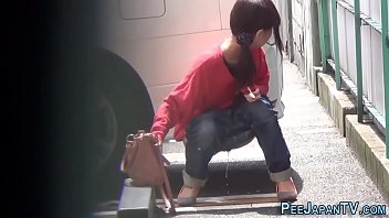 Pelacur Jepang Kencing Sembarangan Di Jalanan