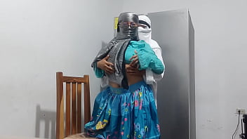 Arab Ngentot Di Depan Kulkas Sampai Orgasme Hebat – Adegan Seks Nyata