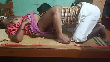 Tante Desa Desi Yang Menggoda Dan Seksi Dalam Video Rumahan