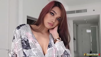 Johntronx Menyuntikkan Sperma Panas Ke Dalam Thai Top Model Nori Yang Menggairahkan