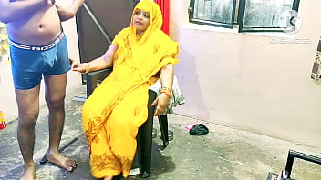 Bhabhi Priya Digoda Dan Dikentot Habis-habisan Sama Tetangga Muda Yang Ganteng