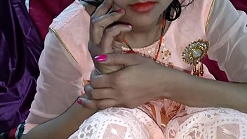 Gadis India Mesum Beraksi Dengan Suara Erang Hindi Yang Menggairahkan