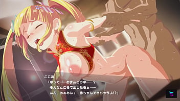 セクシーなチャイナドレスが肌に密着し、官能的な曲線を露わにする